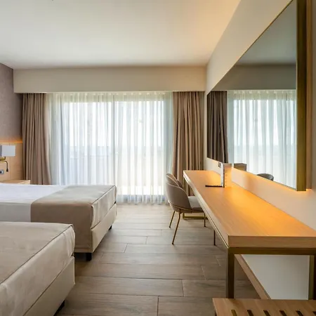 Sentido Luna Vista מלון באלאק