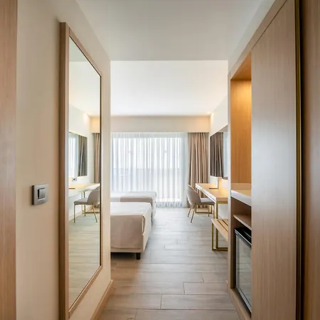 Sentido Luna Vista מלון