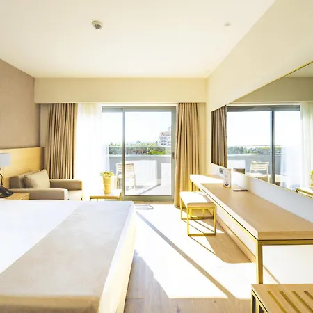 Sentido Luna Vista באלאק