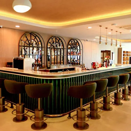 Sentido Luna Vista מלון באלאק