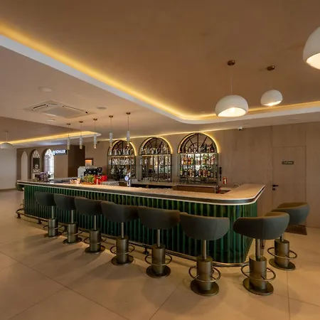 Sentido Luna Vista מלון באלאק