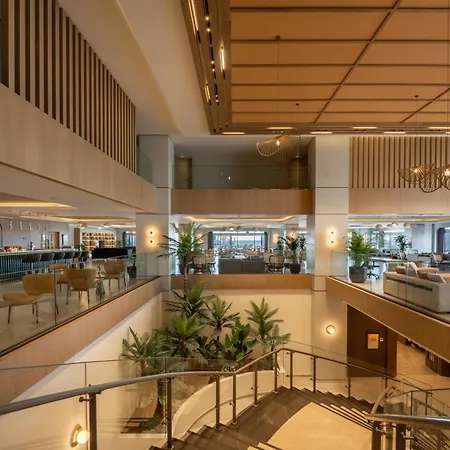 Sentido Luna Vista באלאק